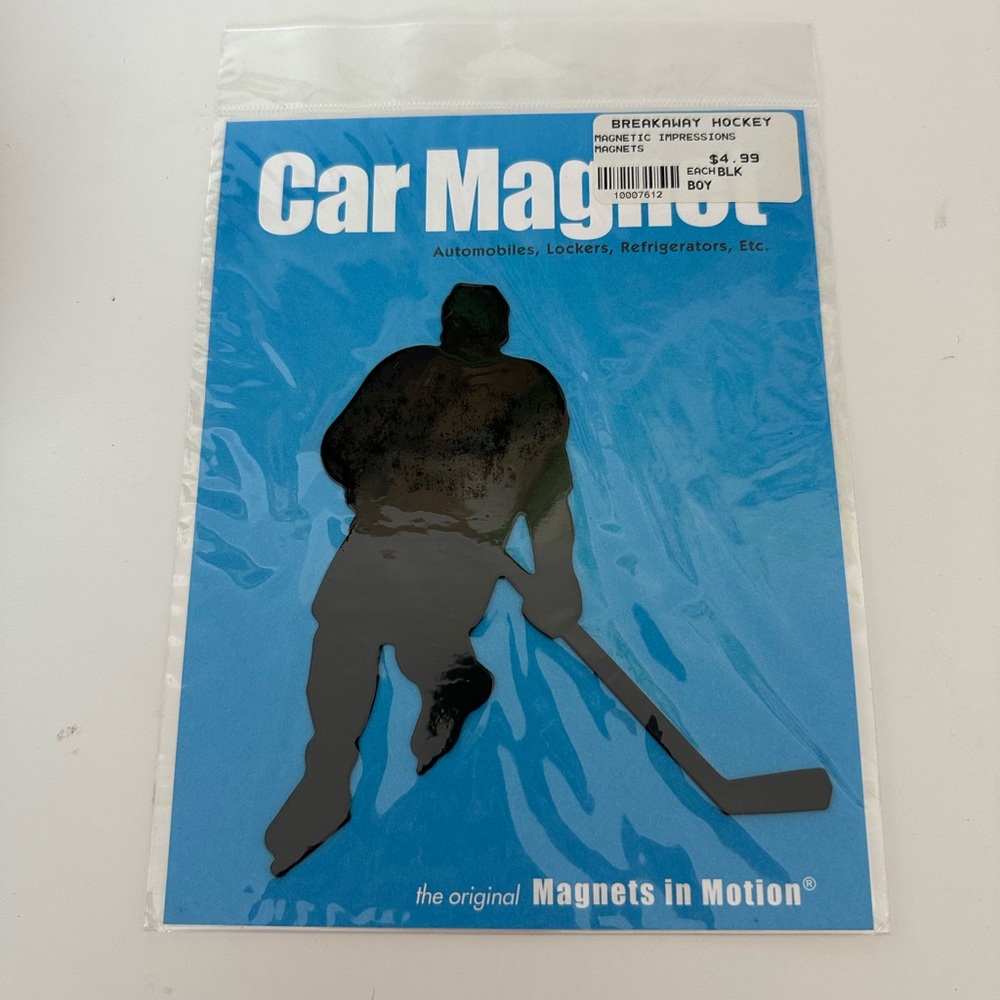 Hockey Player Magnet Black